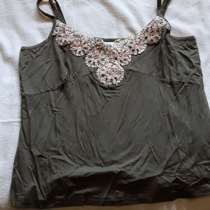 Ladies sequined sleeveless top.